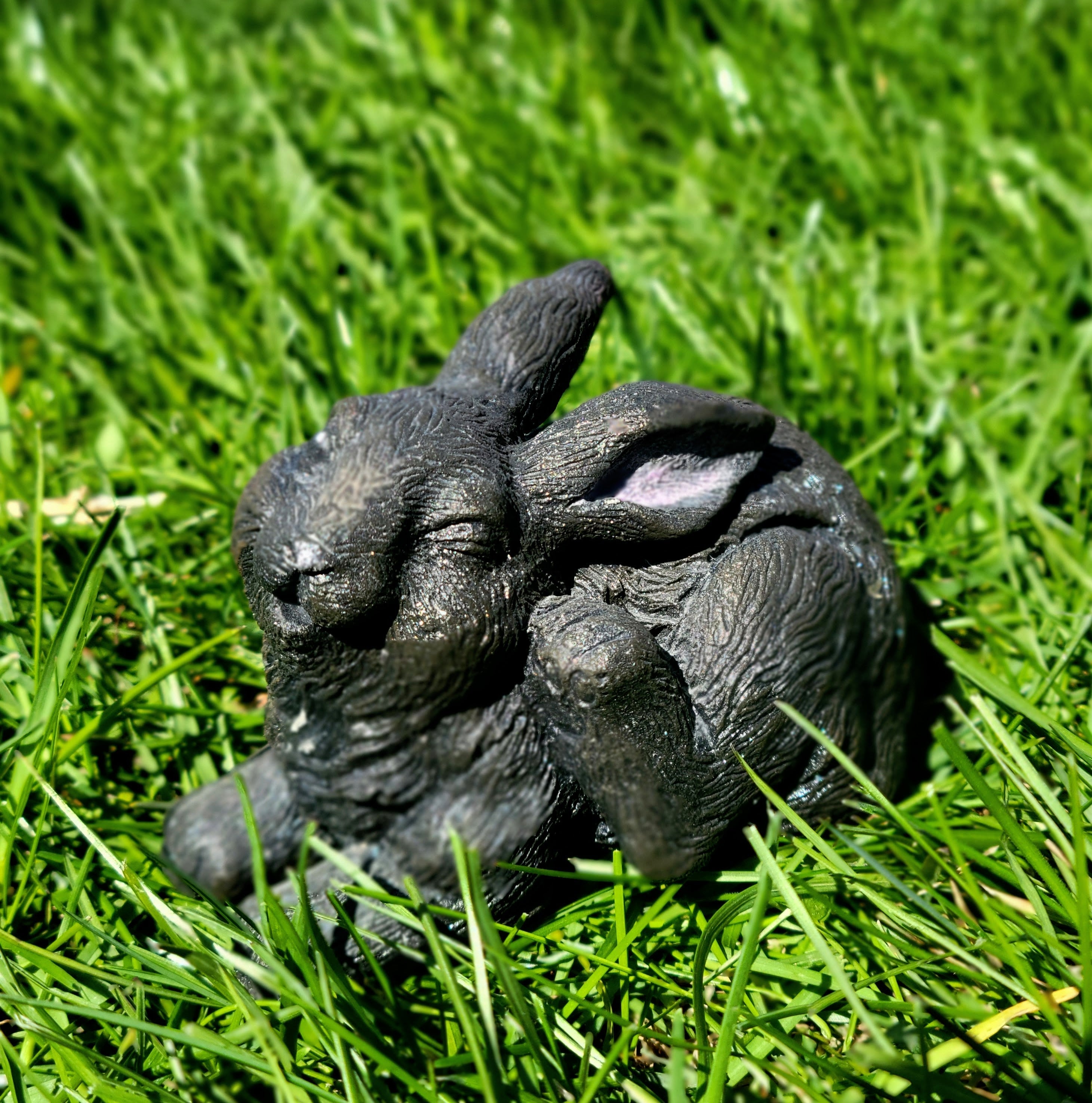 Scratching Bunny Rabbit Garden Statue Ornament, Rabbit Ornament, Bunny Statue, Hare Statue, Indoor/Outdoor Statue